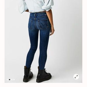 Mother denim looker ankle fray jeans size 28